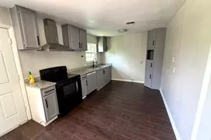 780 Betty Ln, Hurst, TX 76053 - Photo 3
