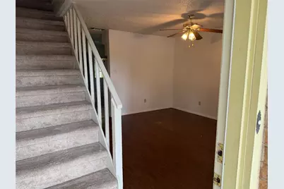 511 N Brazos Street #D, Granbury, TX 76048 - Photo 7