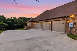 125 E Bozeman Ln, Fort Worth, TX 76108 - Photo 5