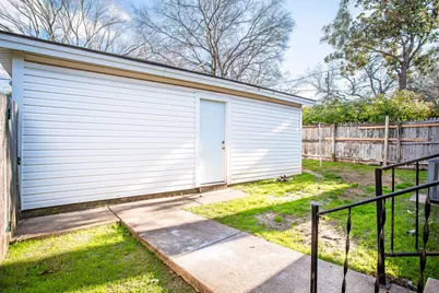 7010 Kingsbury Drive, Dallas, TX 75231 - Photo 15