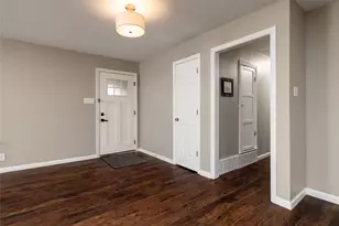 702 Commerce St, Euless, TX 76040 - Photo 7