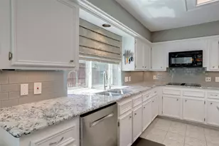 2218 Ridgecrest Trail, Carrollton, TX 75007 - Photo 11