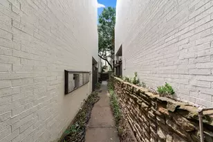 3906 Buena Vista St, Dallas, TX 75204 - Photo 3