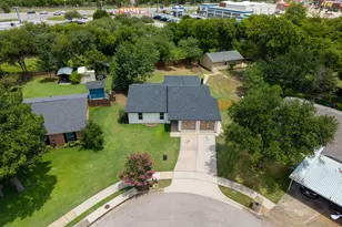 1004 E Georgian Rd, Saginaw, TX 76179 - Photo 27