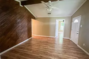 943 N Border St, Cleburne, TX 76031 - Photo 7