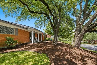 5713 Roberts Drive, Waco, TX 76710 - Photo 3