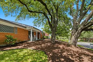 5713 Roberts Dr, Waco, TX 76710 - Photo 3