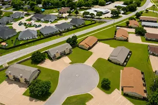 1411 Courtney Pl, Cleburne, TX 76033 - Photo 9