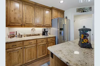 711 Crows Point, Lake Bridgeport, TX 76426 - Photo 19