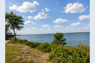 711 Crows Point, Lake Bridgeport, TX 76426 - Photo 37