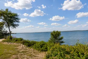711 Crows Point, Lake Bridgeport, TX 76426 - Photo 37
