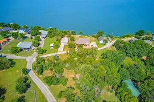 711 Crows Point, Lake Bridgeport, TX 76426 - Photo 7