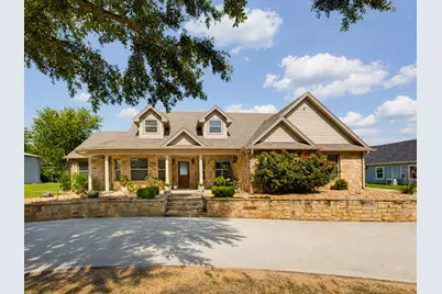 711 Crows Point, Lake Bridgeport, TX 76426 - Photo 3