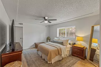 817 Woodhaven Lane, Grand Prairie, TX 75052 - Photo 17