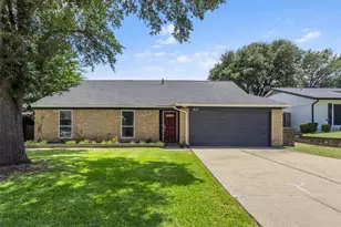 817 Woodhaven Ln, Grand Prairie, TX 75052 - Photo 1
