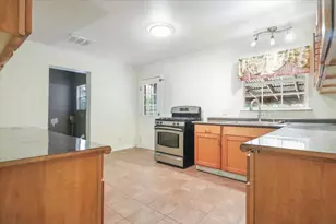 1944 Alhambra St, Dallas, TX 75217 - Photo 21