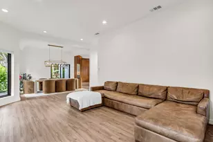 2856 Peninsula Dr, Grapevine, TX 76051 - Photo 11