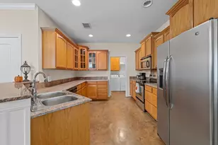 2823 Savannah Ct, Waco, TX 76710 - Photo 9