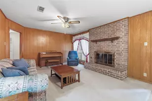 809 Donna Dr, Hurst, TX 76053 - Photo 11