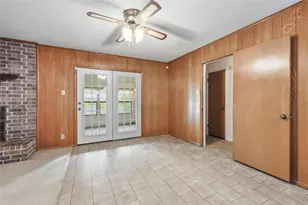 809 Donna Dr, Hurst, TX 76053 - Photo 13