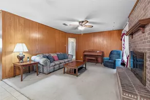809 Donna Dr, Hurst, TX 76053 - Photo 9