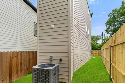 2428 Saint Clair Drive, Dallas, TX 75215 - Photo 35