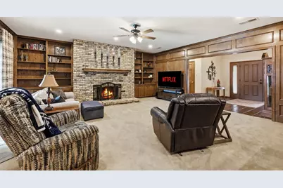 6007 Forestcreek Court, Arlington, TX 76016 - Photo 9