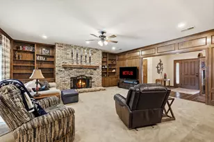 6007 Forestcreek Ct, Arlington, TX 76016 - Photo 9