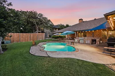6007 Forestcreek Court, Arlington, TX 76016 - Photo 7