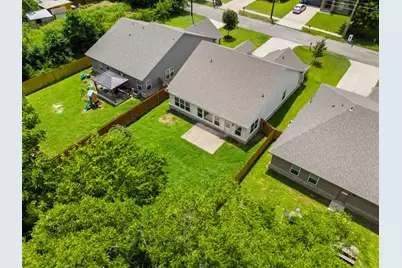 913 Sayle, Greenville, TX 75401 - Photo 35