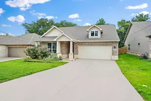 913 Sayle, Greenville, TX 75401 - Photo 3