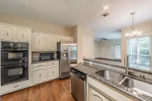 2002 Diamond Oaks Dr, Garland, TX 75044 - Photo 9