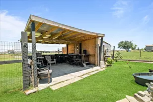5909 Black Springs Ln, Joshua, TX 76058 - Photo 11