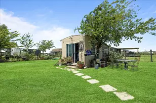 5909 Black Springs Ln, Joshua, TX 76058 - Photo 9