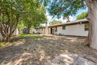 1113 Heather Court, Benbrook, TX 76126 - Photo 25