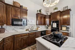 911 E Marvin Ave, Waxahachie, TX 75165 - Photo 13
