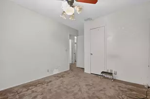 2524 N Saint Augustine Dr, Dallas, TX 75227 - Photo 19