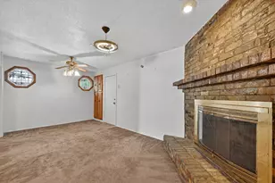 2524 N Saint Augustine Dr, Dallas, TX 75227 - Photo 9