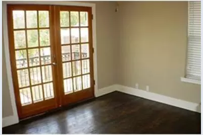 1122 N Zang Boulevard #201, Dallas, TX 75203 - Photo 3