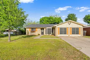 904 Kent Dr, Gainesville, TX 76240 - Photo 1