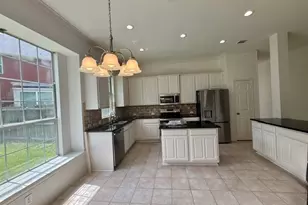 105 Edinburgh Ct, Highland Village, TX 75077 - Photo 9