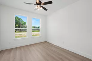 113 Dennis Dr, Azle, TX 76020 - Photo 21