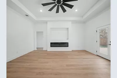 113 Dennis Drive, Azle, TX 76020 - Photo 5