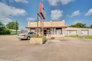 604 Abbott Ave, Hillsboro, TX 76645 - Photo 1