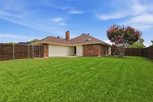2001 Espinosa Dr, Carrollton, TX 75010 - Photo 21