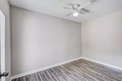 305 Hensley Drive, Grand Prairie, TX 75050 - Photo 11