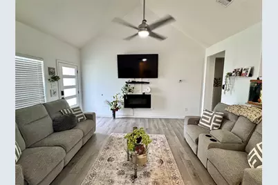 703 Perry Avenue, Waxahachie, TX 75165 - Photo 5