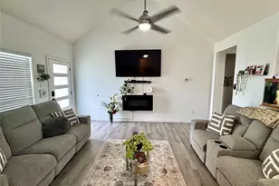 703 Perry Ave, Waxahachie, TX 75165 - Photo 5