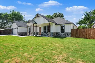 115 Dennis Dr, Azle, TX 76020 - Photo 5