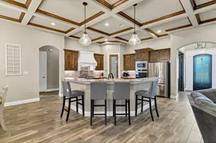 701 Milton Ct, Granbury, TX 76048 - Photo 11